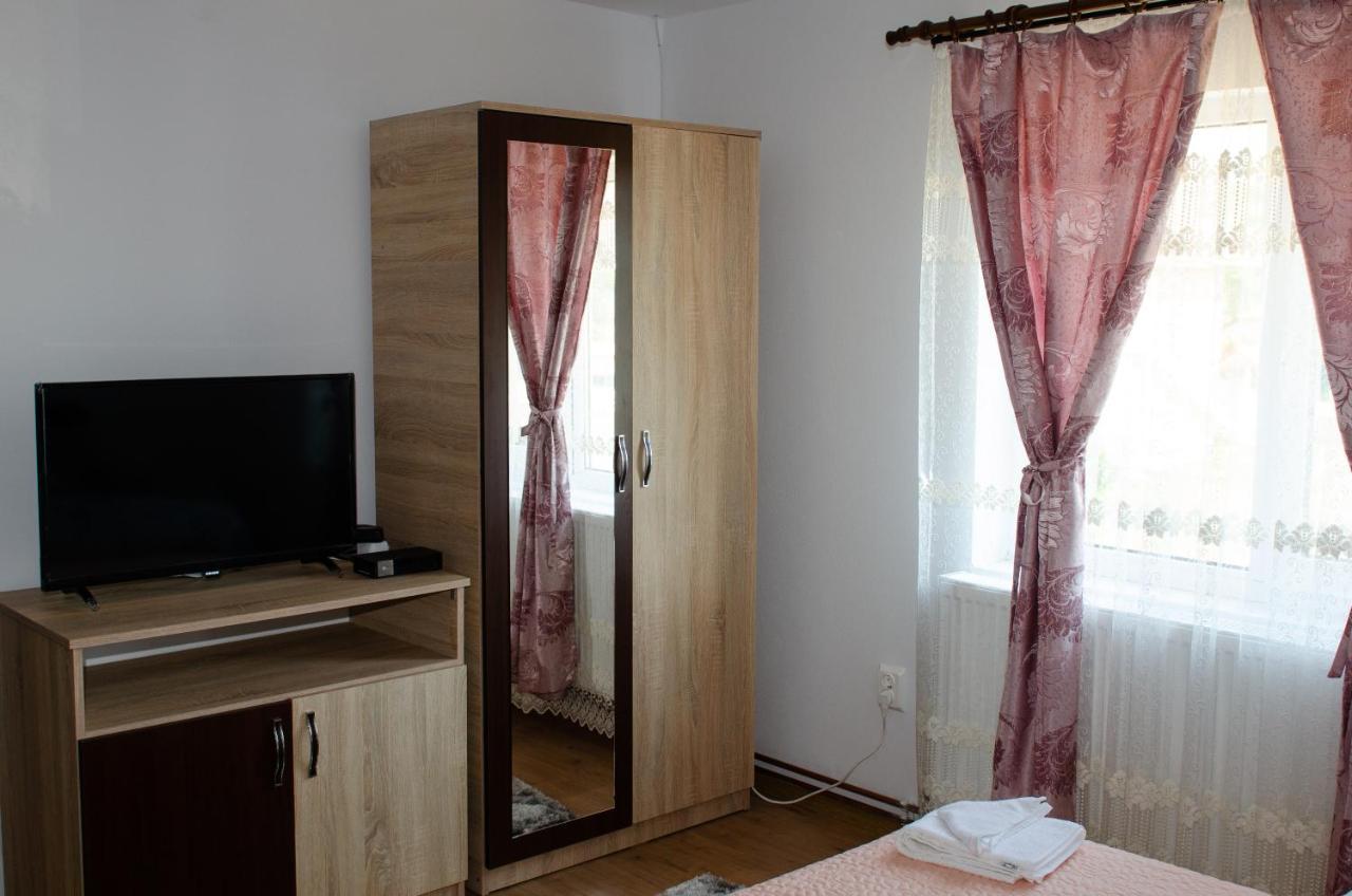 Pensiunea Aly Bumbesti Pitic Exterior foto